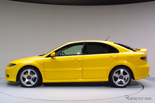 【東京シヨー2001出品車】マツダ『アテンザ』---『カペラ』後継ではない