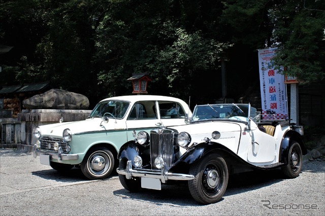 日産ブルーバード(奥）とMG TD(手前）