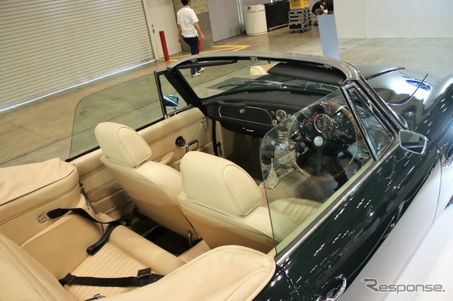 アストンマーティン DB6 Mk2ヴォランテ(オートモビルカウンシル2018)