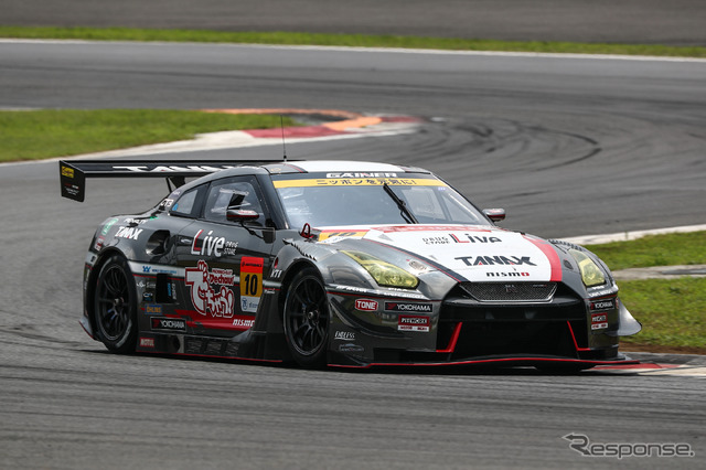 GT300クラス予選3位の#10 GT-R。