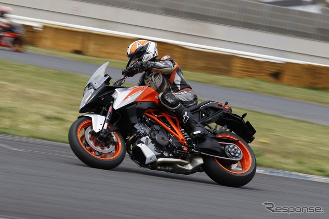 KTM 1290スーパーDUKE GT