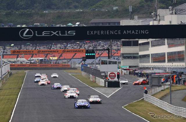 2017年5月に開催されたSUPER GT オートポリス戦の模様。