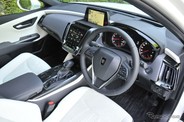 トヨタ クラウン 新型(2.0 RS)