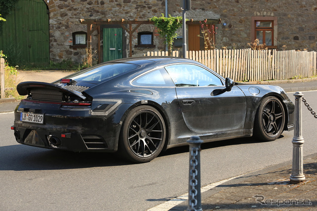 ポルシェ 911 GTS 次期型スクープ写真