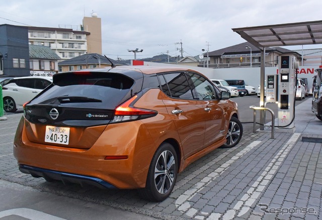 日産リーフ。福岡・飯塚で充電中。