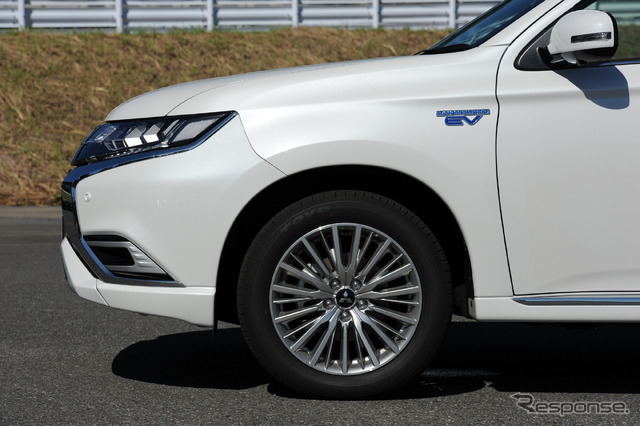 三菱 アウトランダーPHEV(プロトタイプ)