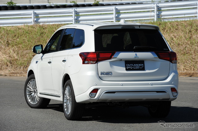 三菱 アウトランダーPHEV(プロトタイプ)