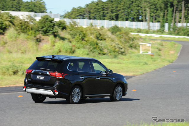 三菱 アウトランダーPHEV(プロトタイプ)