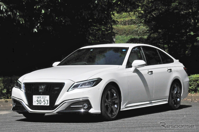 トヨタ クラウン 新型(2.0 RS)