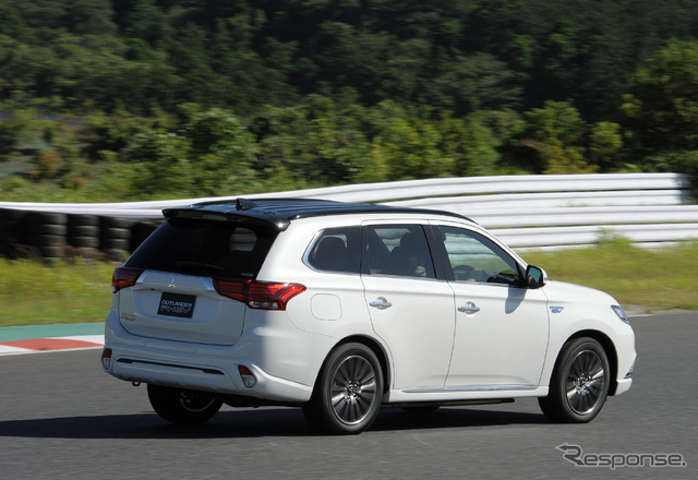 三菱 アウトランダー PHEV(プロトタイプ)