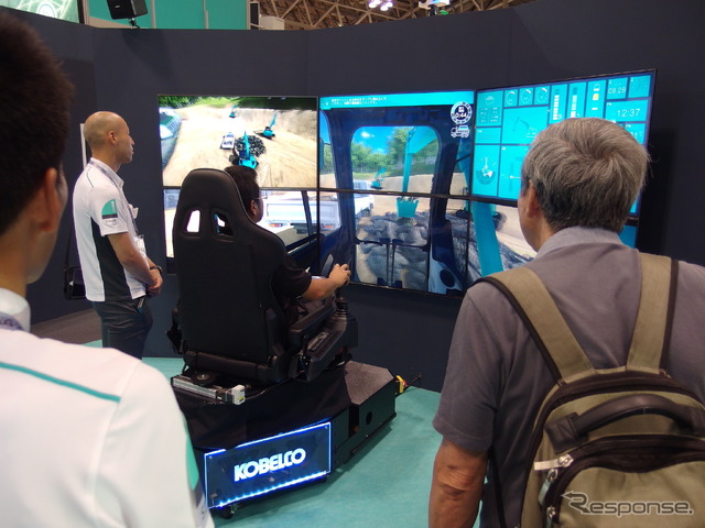 コベルコ建機遠隔操作システム「K-DIVE」(開発中)シミュレーター(建設・測量生産性向上展 CSPI-EXPO 2018)