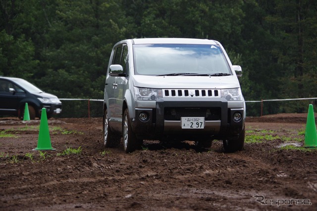 三菱自動車が開催した『デリカD:5』オーナー向けイベント『PLAY THE NATURE!TOUR「クルマの学校 ラフロード篇」』