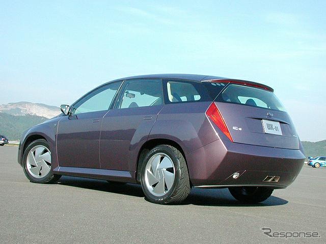 【東京ショー2001出品車】スバルはワゴンで牙城を築くよ---『WX-01』