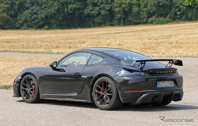 ポルシェ 718ケイマン GT4 市販型 スウープ写真