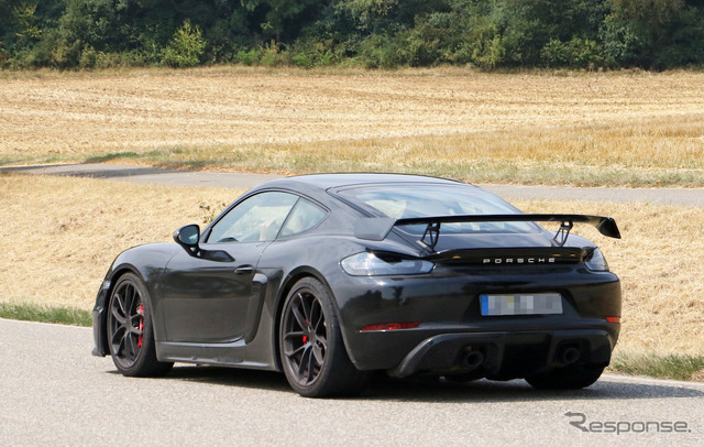 ポルシェ 718ケイマン GT4 市販型 スウープ写真
