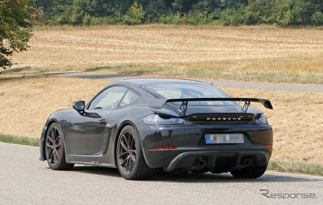 ポルシェ 718ケイマン GT4 市販型 スウープ写真