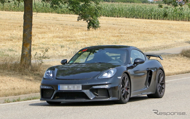 ポルシェ 718ケイマン GT4 市販型 スウープ写真