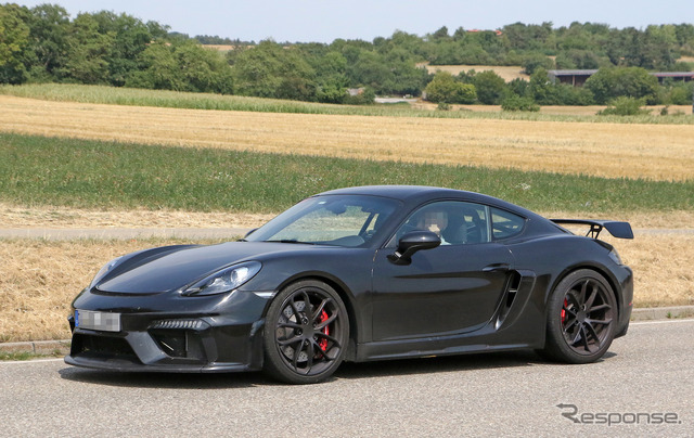 ポルシェ 718ケイマン GT4 市販型 スウープ写真