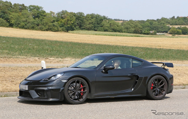 ポルシェ 718ケイマン GT4 市販型 スウープ写真