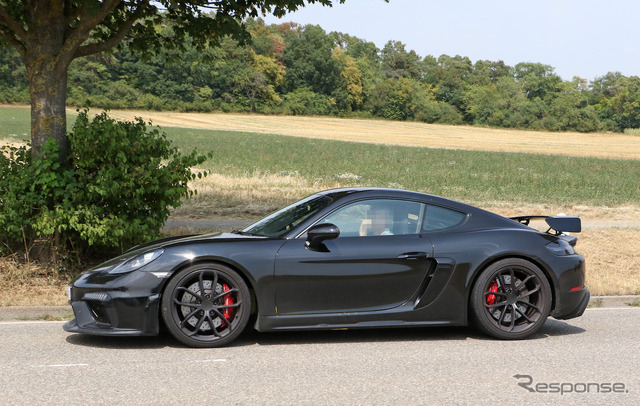ポルシェ 718ケイマン GT4 市販型 スウープ写真