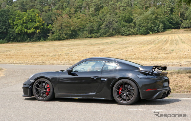 ポルシェ 718ケイマン GT4 市販型 スウープ写真