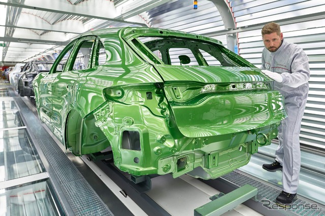 ポルシェ マカン 改良新型の量産第一号車