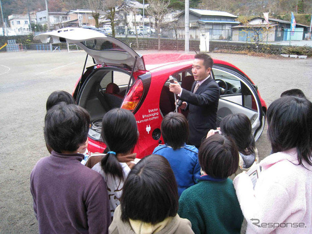 三菱自動車、パジェロの森の地元で環境体験授業