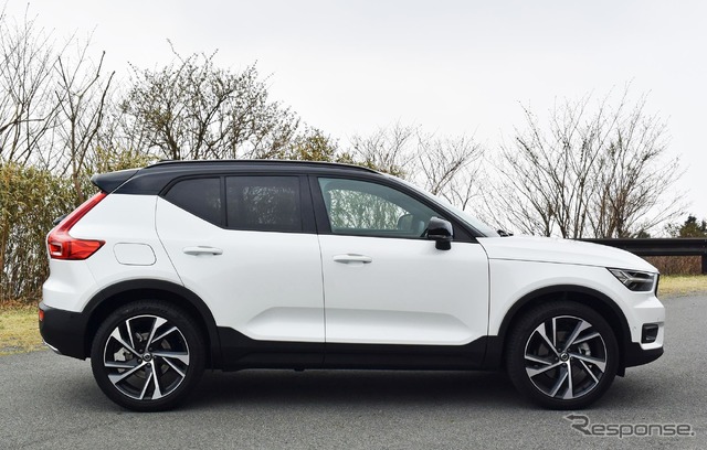 ボルボ XC40 T5 R-DESIGN