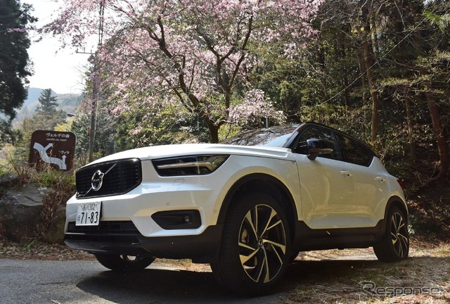 ボルボ XC40 T5 R-DESIGN