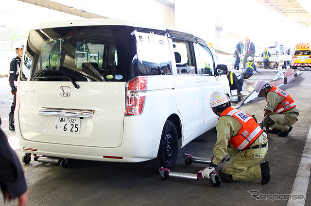 首都高速道路 緊急対応訓練(首都高速湾岸線 杉田出入口付近、9月5日)