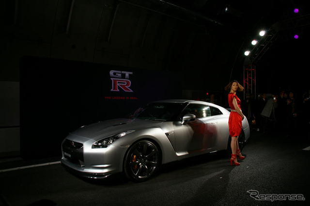 【写真蔵】米倉涼子、日産 GT-R でトンネルに現る！