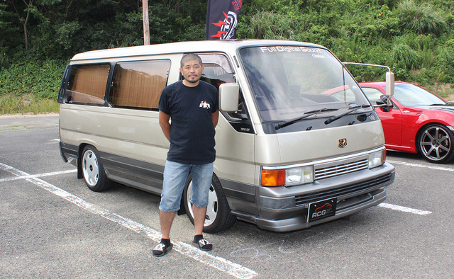 日産・キャラバン(製作ショップ:ジョイワークス、オーナー:吉田智宏さん)。
