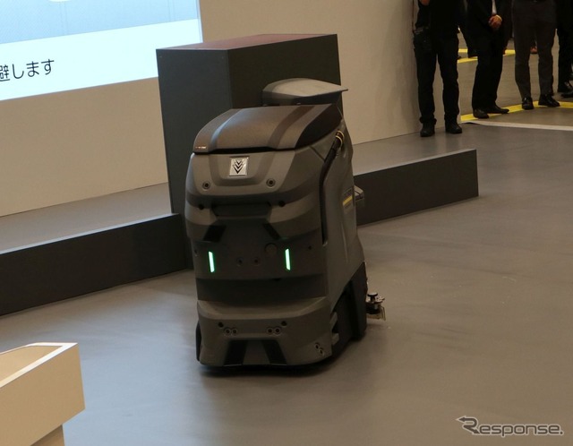 自律走行床掃除ロボットKIRA