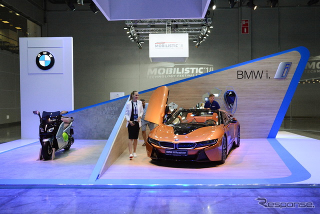 BMWはi8ロードスターとCエボリューションを展示