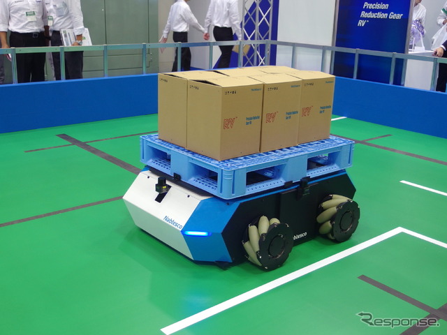 ナブテスコのメカナム AGV (国際物流総合展2018)