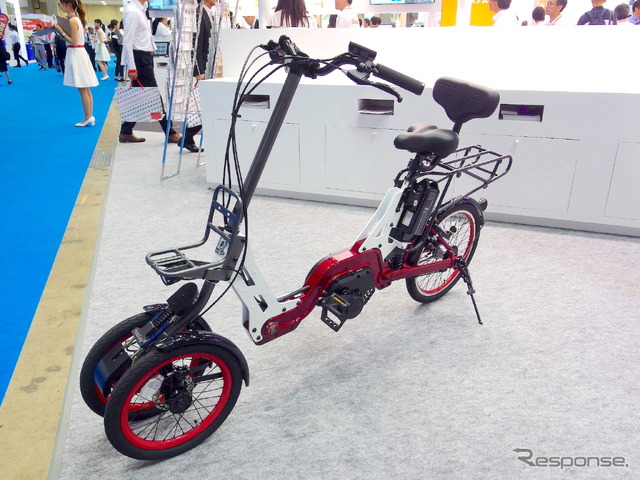 豊田トライクの電動アシスト三輪車。後輪サスペンション付きの乗用タイプ(開発中) (国際物流総合展2018)