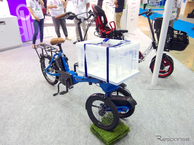 豊田トライクの電動アシスト三輪車。構内の少量運搬で活躍、価格は20万円を少し上回るぐらい。 (国際物流総合展2018)