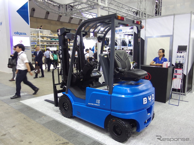 BYDの電動フォークリフト (国際物流総合展2018)