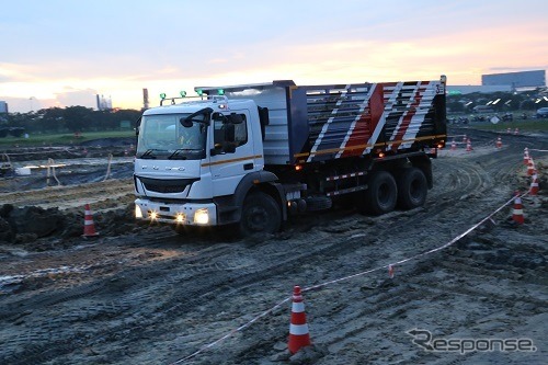 三菱ふそうトラック・バスの FJ 2528C