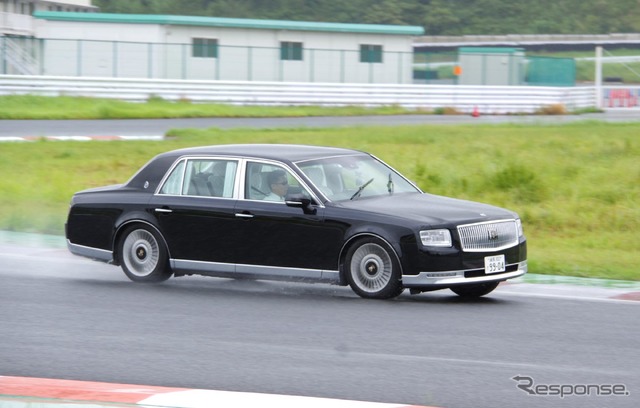 トヨタ センチュリー 新型が走るのは袖ヶ浦サーキットだ