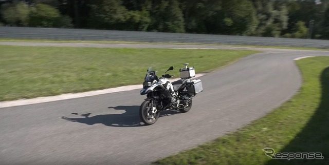 BMWモトラッドの無人で走る自走式バイクのプロトタイプ