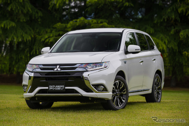 三菱アウトランダーPHEV（2017年）