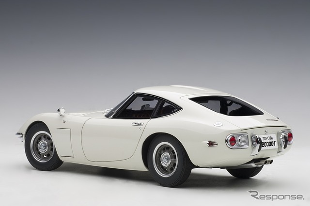 オートアート「トヨタ2000GT」