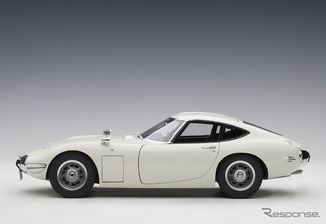 オートアート「トヨタ2000GT」