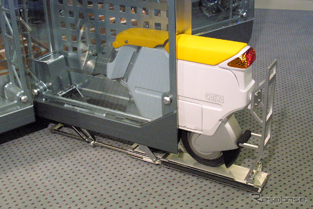 【東京ショー2001出品車】透明のパネルでできたコンセプトカー、ホンダ『UNIBOX』