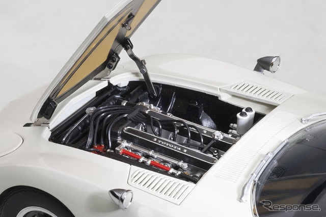 オートアート「トヨタ2000GT」