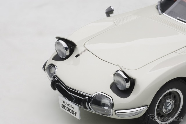 オートアート「トヨタ2000GT」