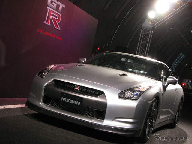 【写真蔵】日産 GT-R × 首都高 山手トンネル
