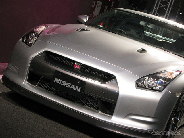 【写真蔵】日産 GT-R × 首都高 山手トンネル