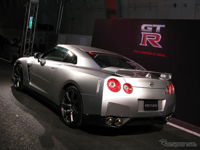 【写真蔵】日産 GT-R × 首都高 山手トンネル